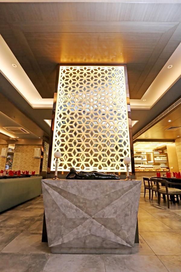 Hotel Parador Agra Exterior photo